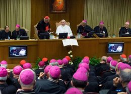 Il Papa all'Assemblea della Cei (Lapresse)